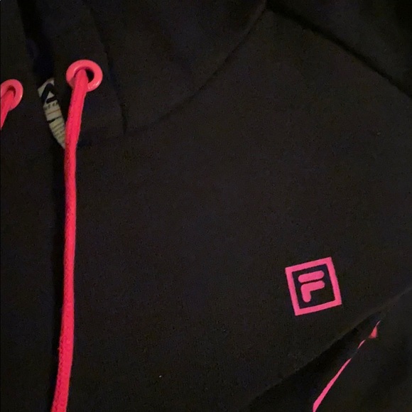 FILA CROPPED LOGO HOODIE BLACK AND PINK - Picture 4 of 4